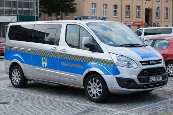 Strażnicy miejscy w Zielonej Górze szkolili się z użycia pałek teleskopowych