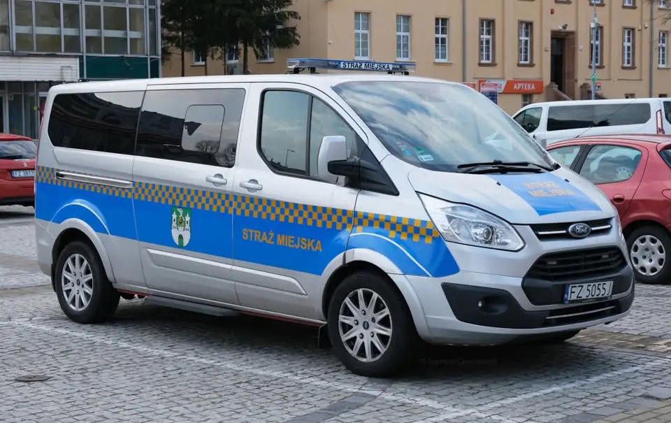 Strażnicy miejscy w Zielonej Górze szkolili się z użycia pałek teleskopowych