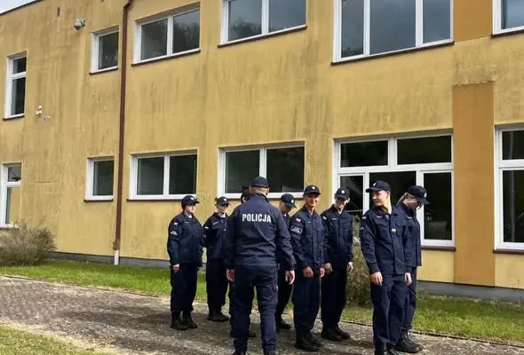 Kadeci z Czerwieńska szlifują musztrę policyjną
