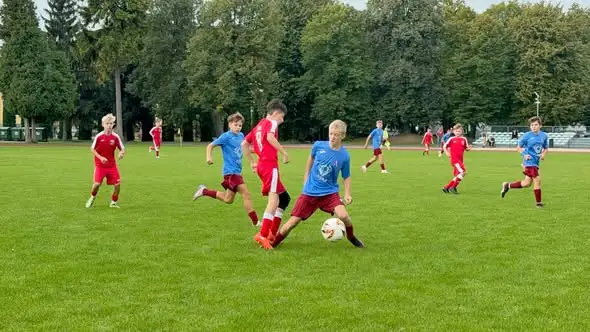 Trampkarze Lecha Sulechów wygrywają z Orłami Siedlisko 4:3