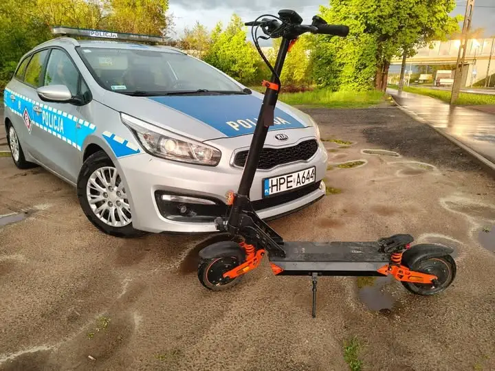 Zielona Góra: 19 zdarzeń z hulajnogami elektrycznymi od początku roku. 13-latek wjechał pod samochód