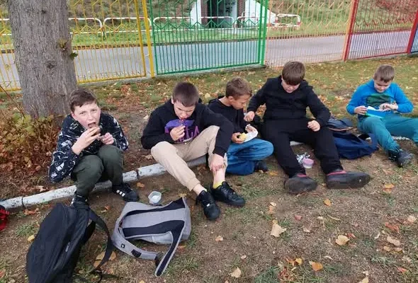Szkoła w Nowogrodzie dołączyła do 32. Akcji Sprzątania Świata – „SOS dla wody”