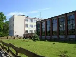 Zgubiony czarny plecak Hello Kitty – szkoła w Zaborze prosi o pomoc