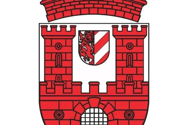 Nowy plac zabaw w Płotach już otwarty – zaprasza małych odkrywców