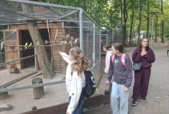 Klasa 5B z wizytą w Zielonej Górze – nauka i kino w jednym dniu