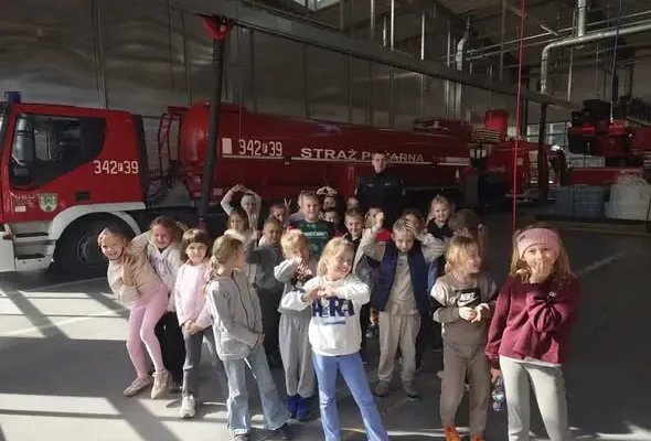 Uczniowie klasy 2a z wizytą w jednostce Straży Pożarnej w Zielonej Górze